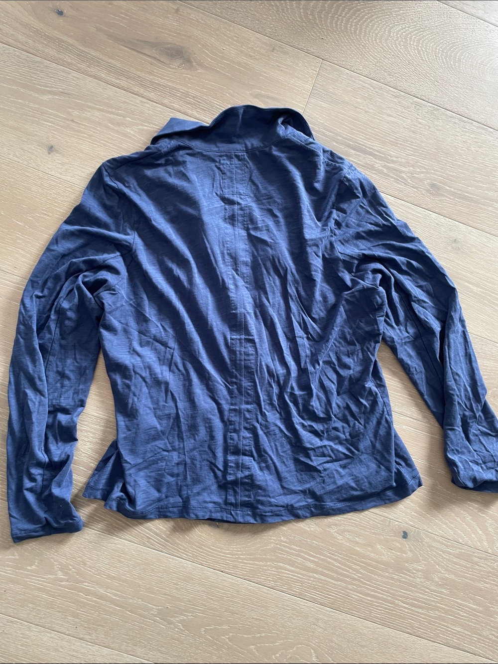 Sandwich light weight 100% cotton three button blazer, unlined, unstructured - Picture 5 of 6